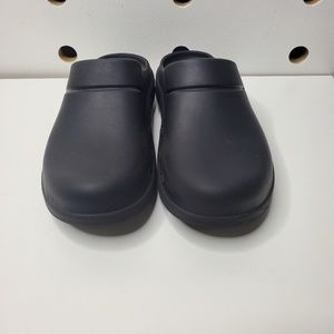oofos nursing shoes